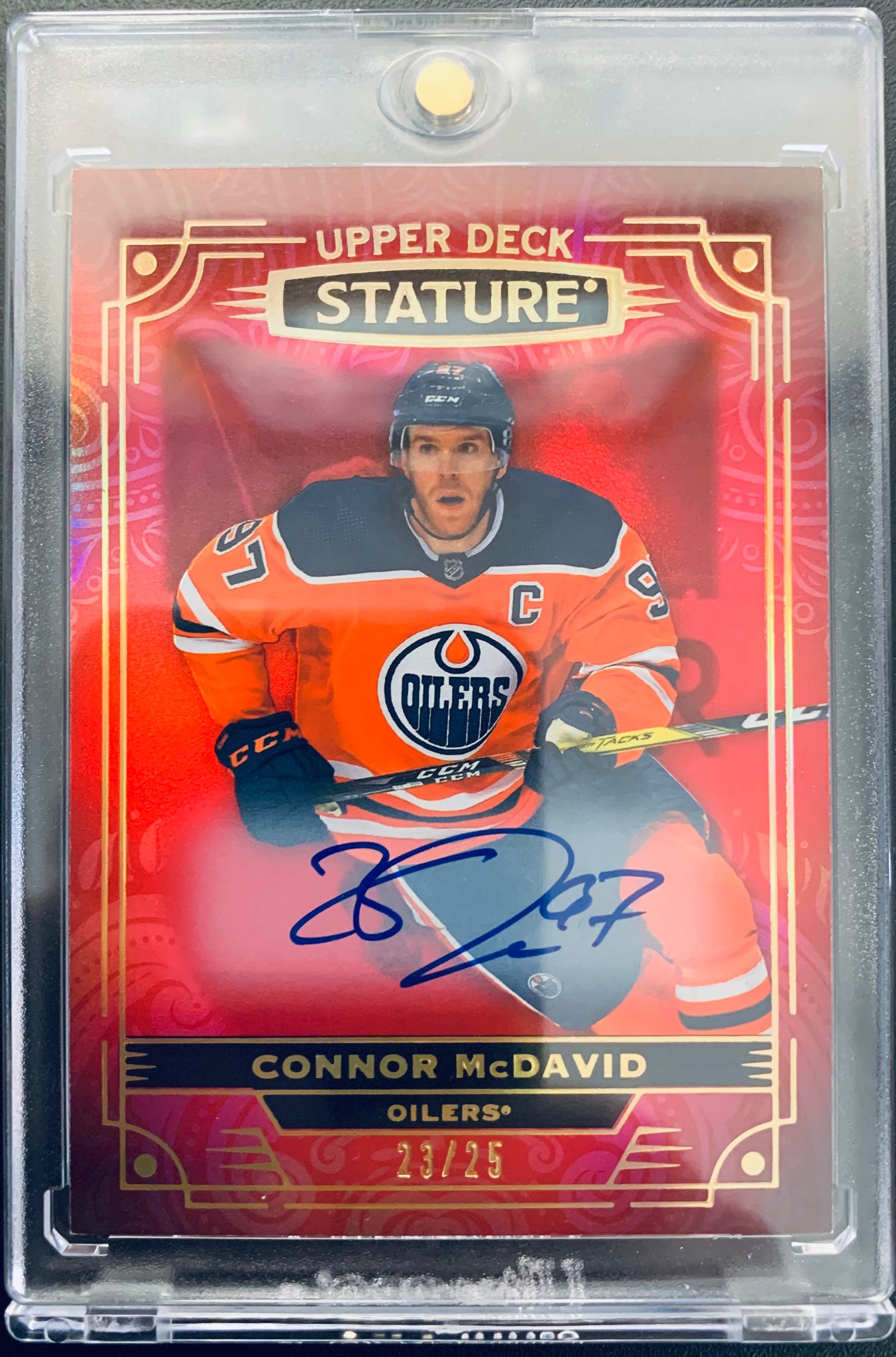 2022-23 UPPER DECK STATURE HOCKEY #56 EDMONTON OILERS - CONNOR MCDAVID RED VARIANT AUTO #D 23/25