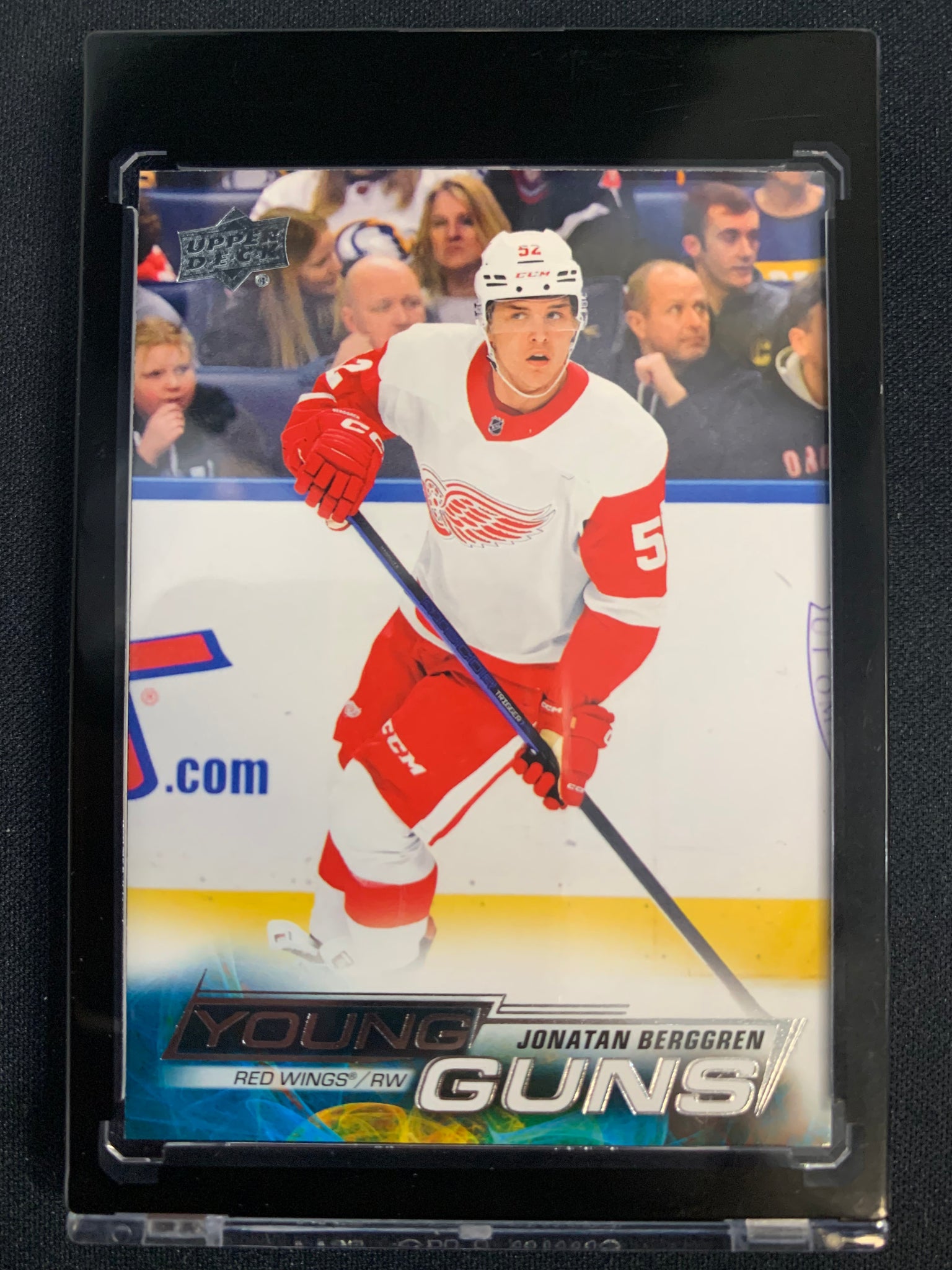 2022-23 UPPER DECK EXT HOCKEY #705 DETROIT RED WINGS - JONATAN BERGGREN YOUNG GUNS