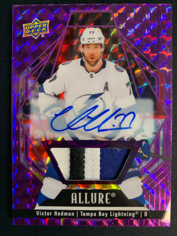 2022-23 UPPER DECK ALLURE HOCKEY #22 TAMPA BAY LIGHTNING - VICTOR HEDMAN PURPLE DIAMOND AUTO PATCH #'D 05/10