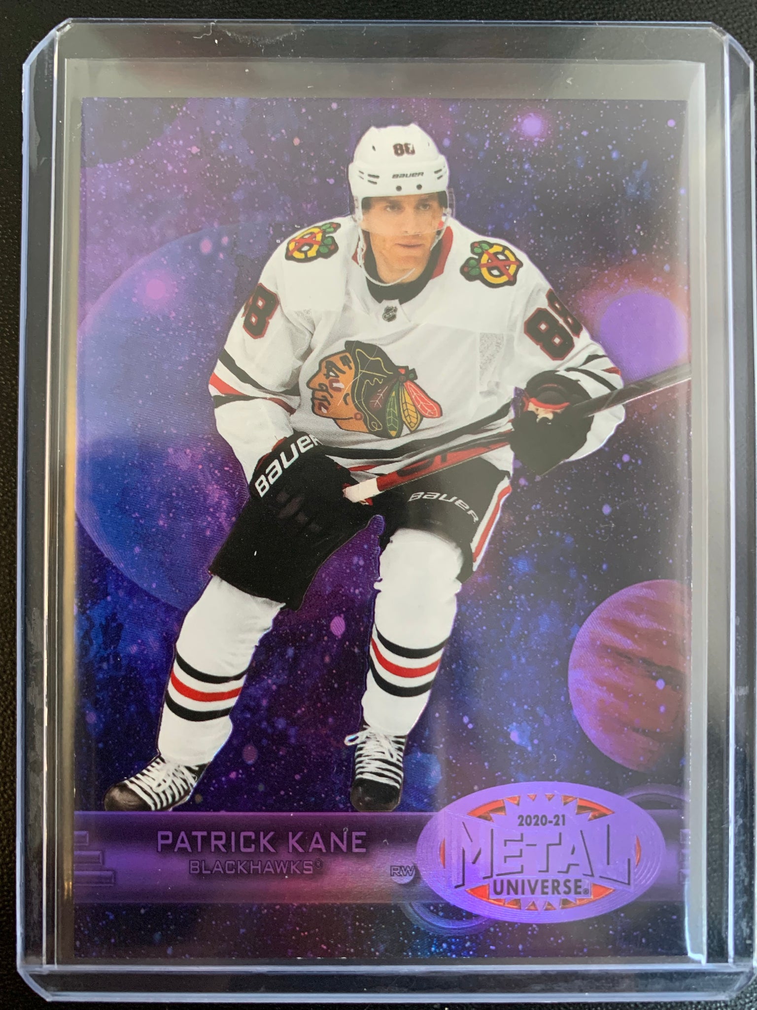 2020-21 UD SKYBOX METAL UNIVERSE HOCKEY #R-2 CHICAGO BLACKHAWHS - PATRICK KANE RETRO PURPLE PARALLEL INSERT CARD NUMBERED 130/199