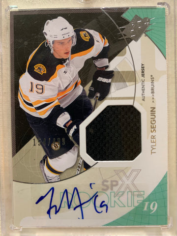 2010-11 UPPER DECK HOCKEY #196 BOSTON BRUINS - TYLER SEGUIN SPX AUTOGRAPHED JERSEY ROOKIE CARD RAW