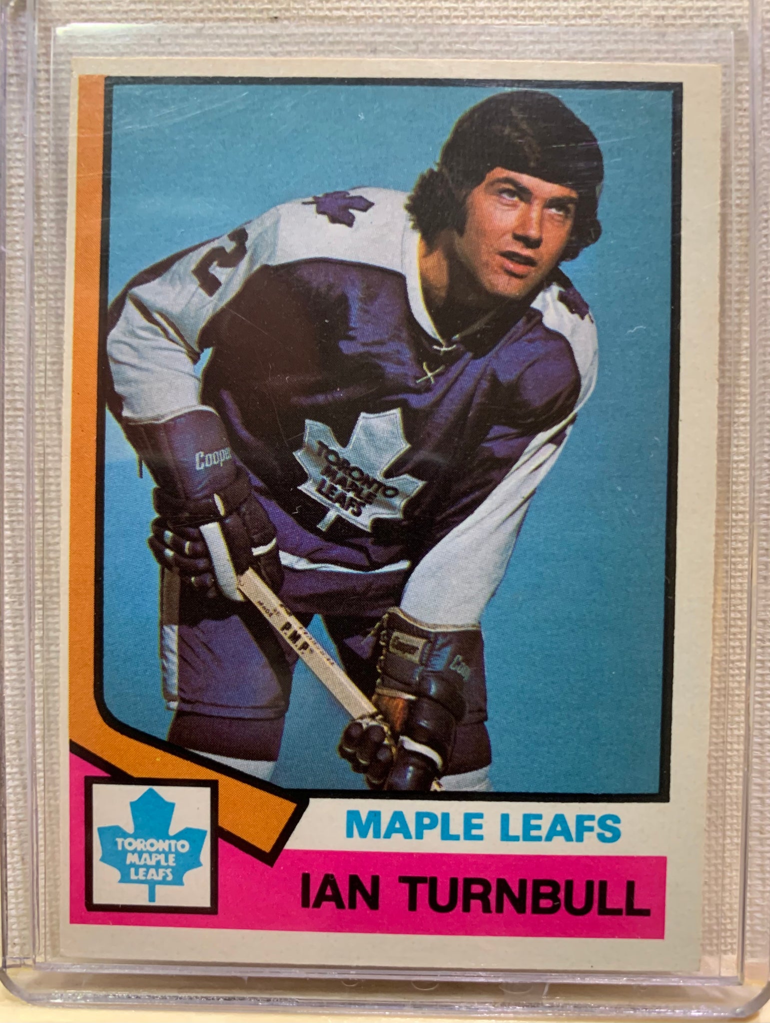 1974-75 O-PEE-CHEE HOCKEY #289 TORONTO MAPLE LEAFS - IAN TURNBULL ROOKIE CARD RAW