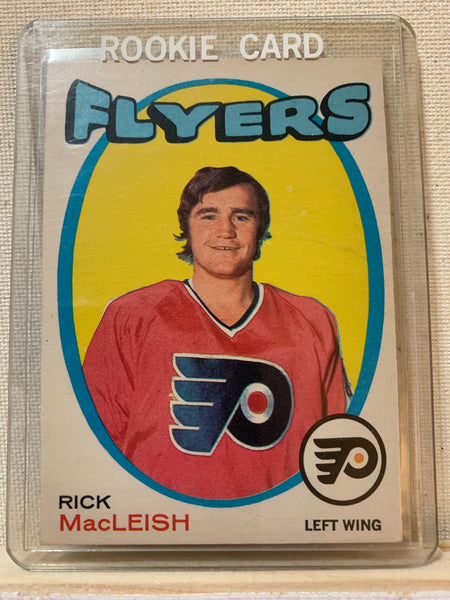 1971-72 O-PEE-CHEE HOCKEY #207 PHILADELPHIA FLYERS - RICK MACLEISH ROOKIE CARD RAW