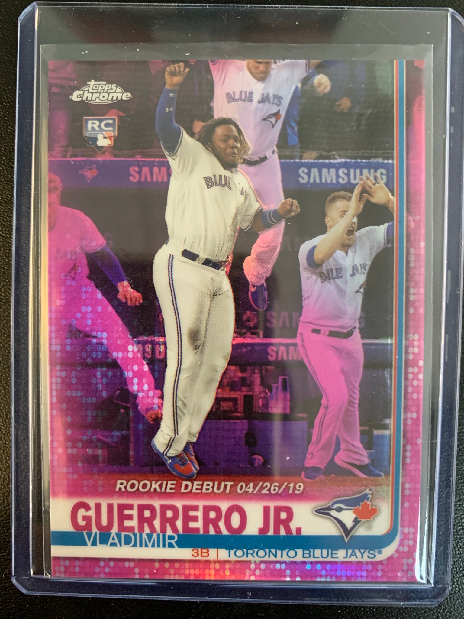 2019 TOPPS CHROME BASEBALL #58 TORONTO BLUE JAYS - VLADIMIR GUERRERO PINK PARALLEL ROOKIE CARD