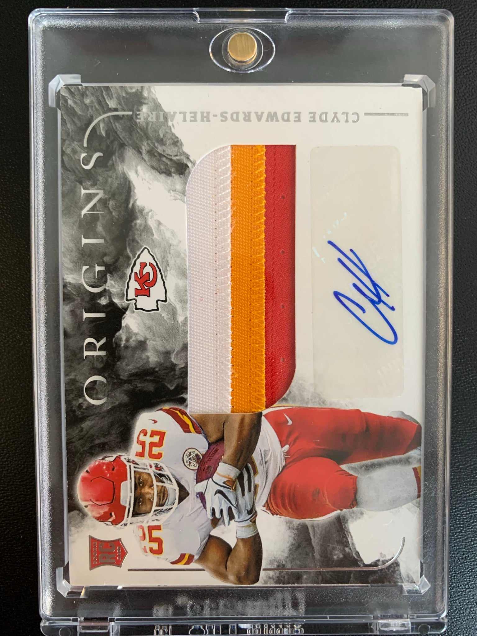 2020 PANINI ORIGINS FOOTBALL #121 KANSAS CITY CHIEFS - CLYDE EDWARDS-HELAIRE ROOKIE PATCH AUTO