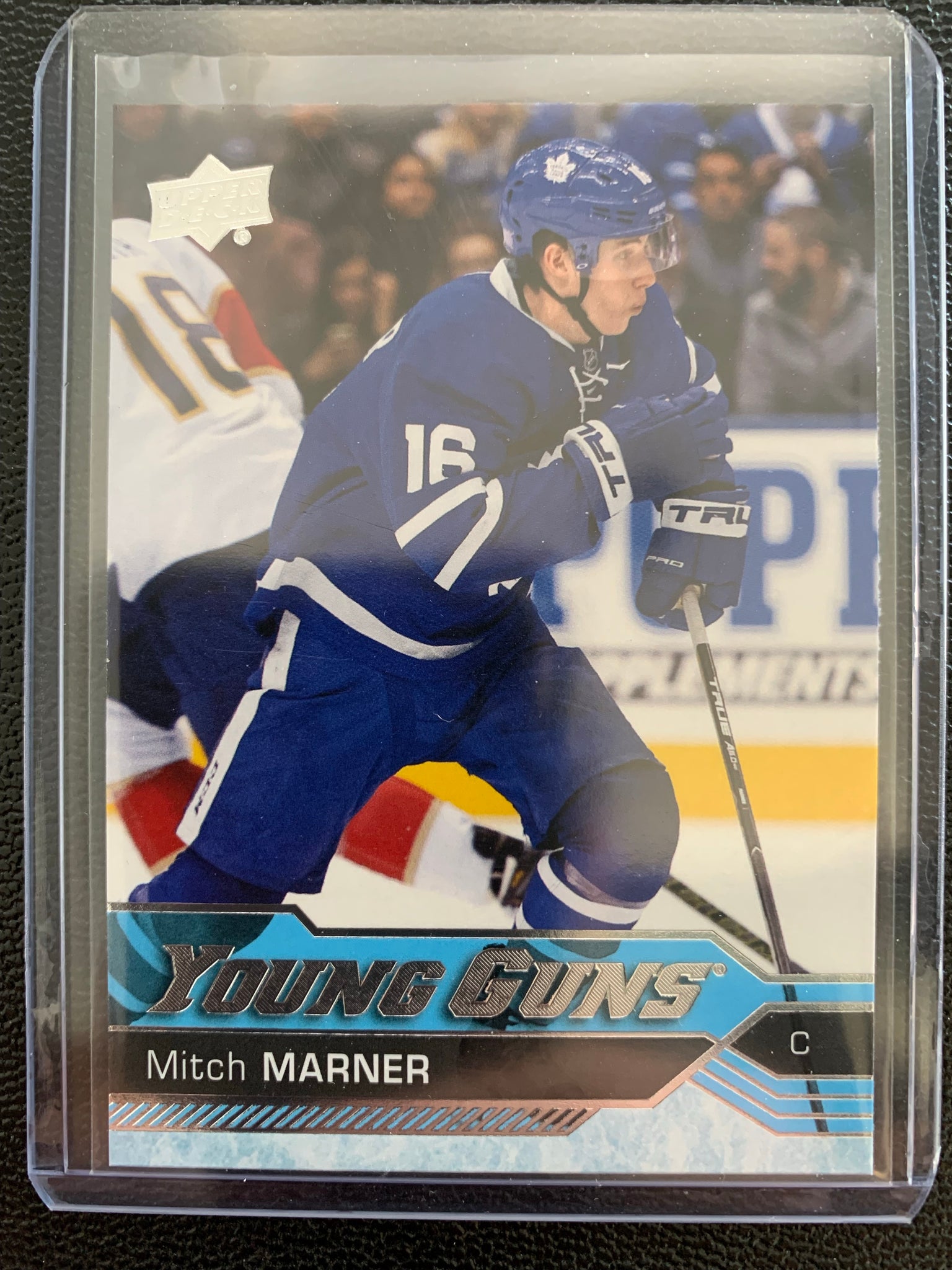 2016-17 UPPER DECK HOCKEY #468 TORONTO MAPLE LEAFS - MITCH MARNER YOUNG GUNS ROOKIE CARD