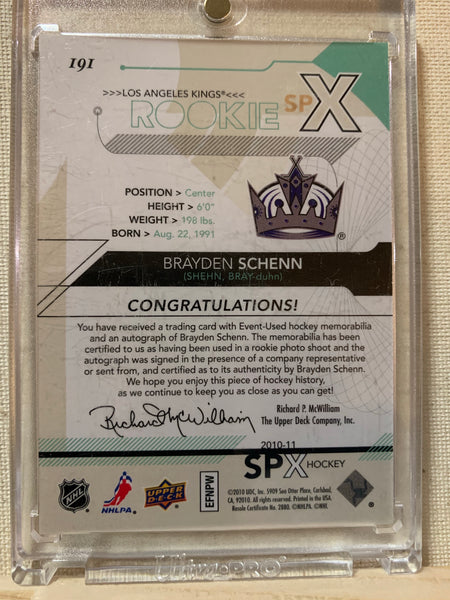 2010-11 SPX HOCKEY #191 LOS ANGELES KINGS - BRAYDEN SCHENN SPX AUTOGRAPHED JERSEY ROOKIE CARD RAW